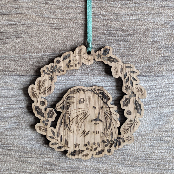 Oak Guinea Pig Christmas Decoration Ornament (Wreath)