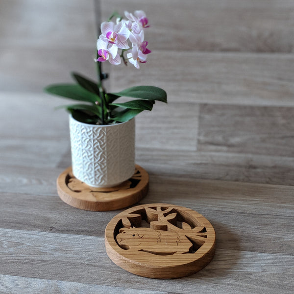 Oak Guinea Pig Pot Stand