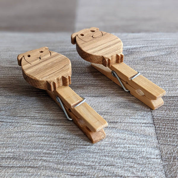 Oak Guinea Pig Kitchen Clips (Set of 2)