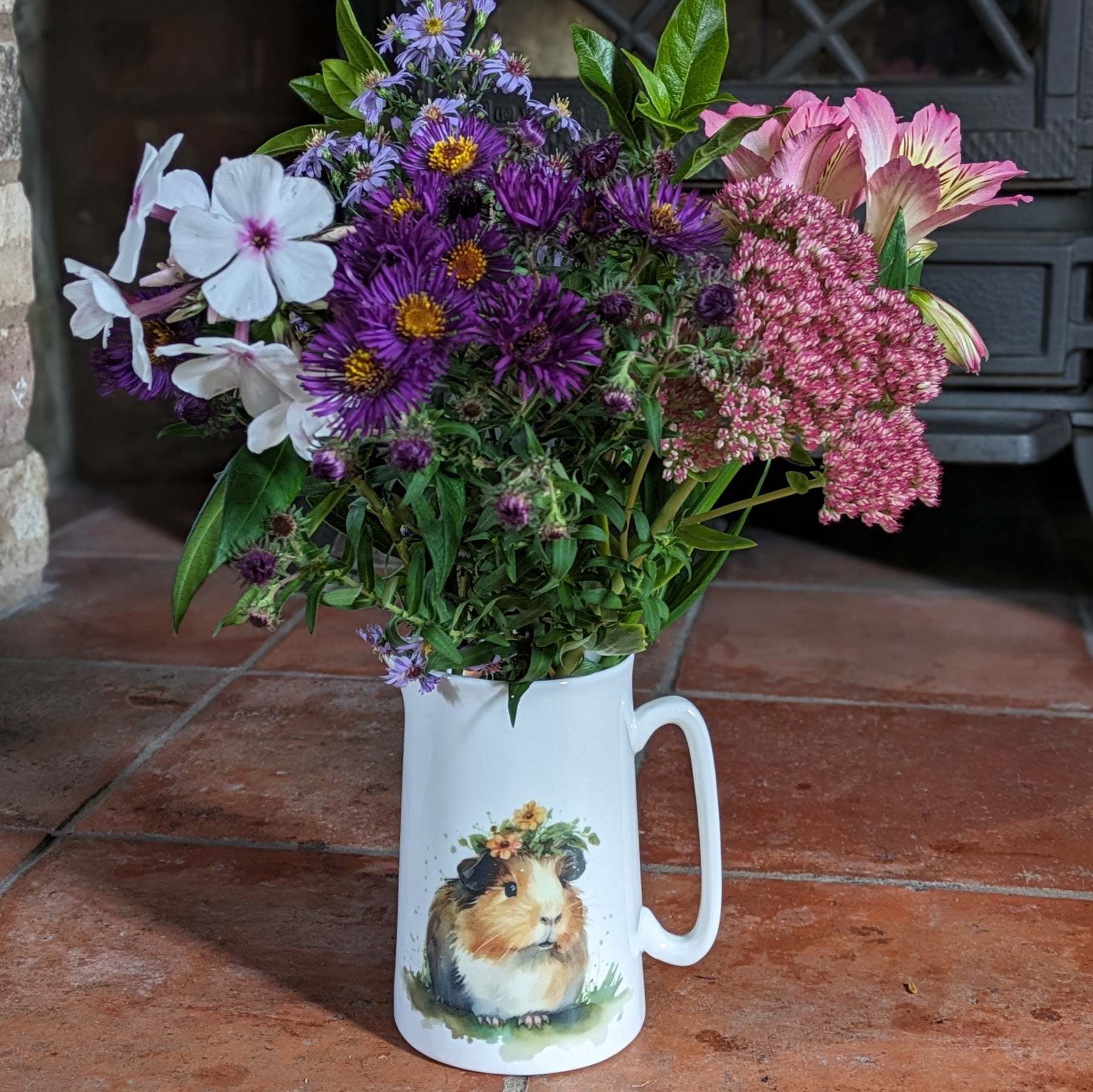 1 Pint Guinea Pig Jug (Floral)