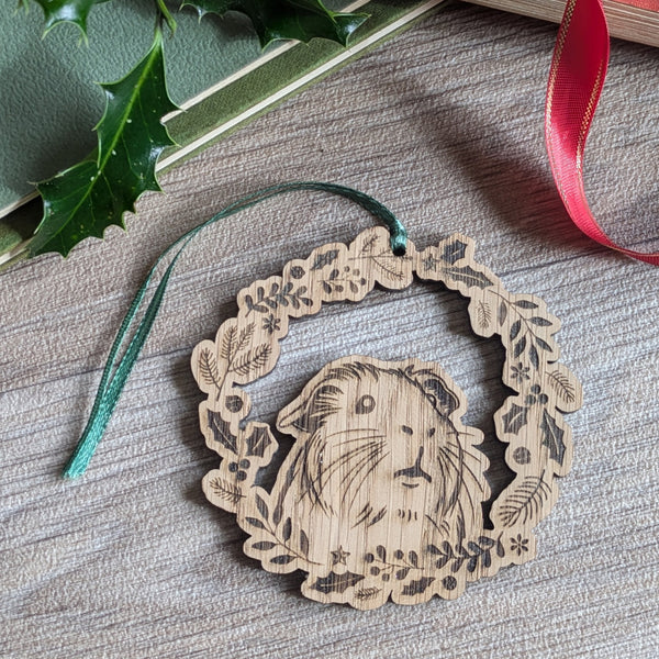 Oak Guinea Pig Christmas Decoration Ornament (Wreath)