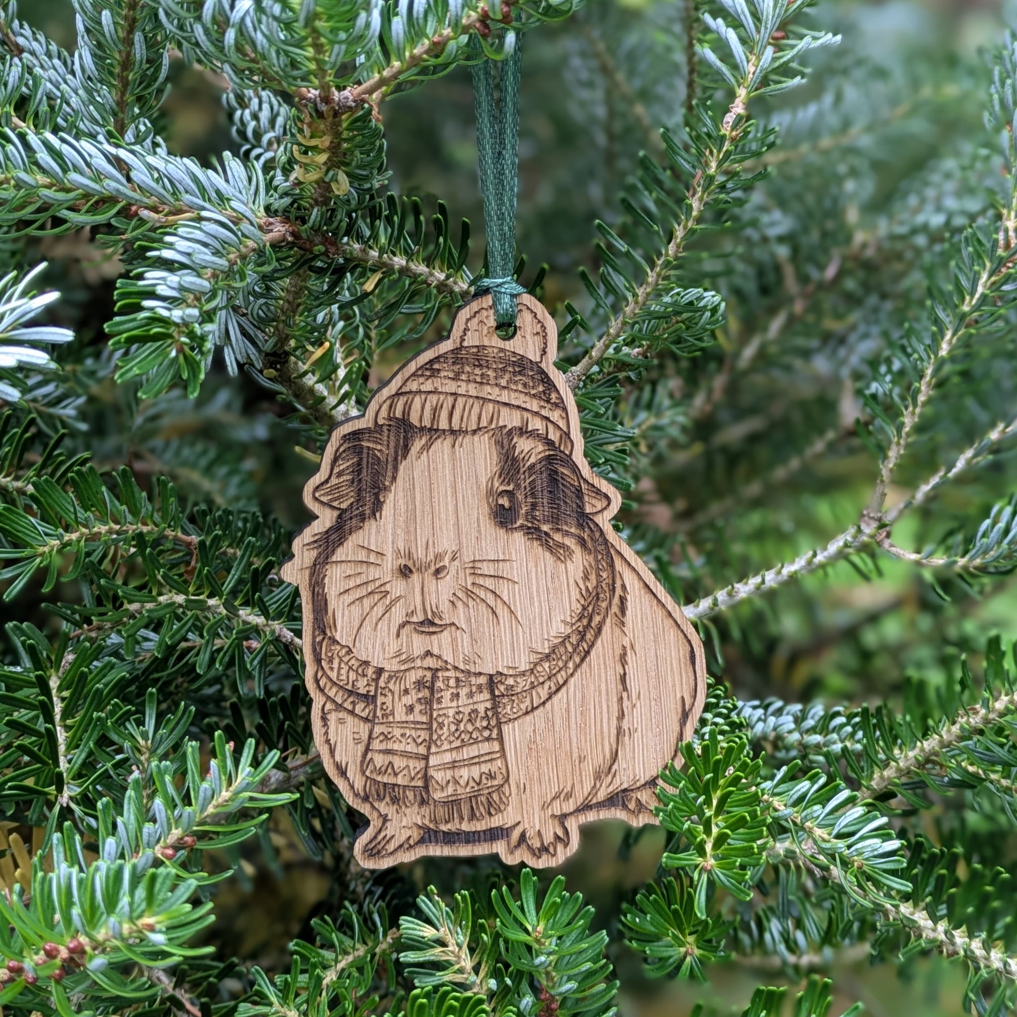 Oak Guinea Pig Christmas Decoration Ornament (Bobble Hat)