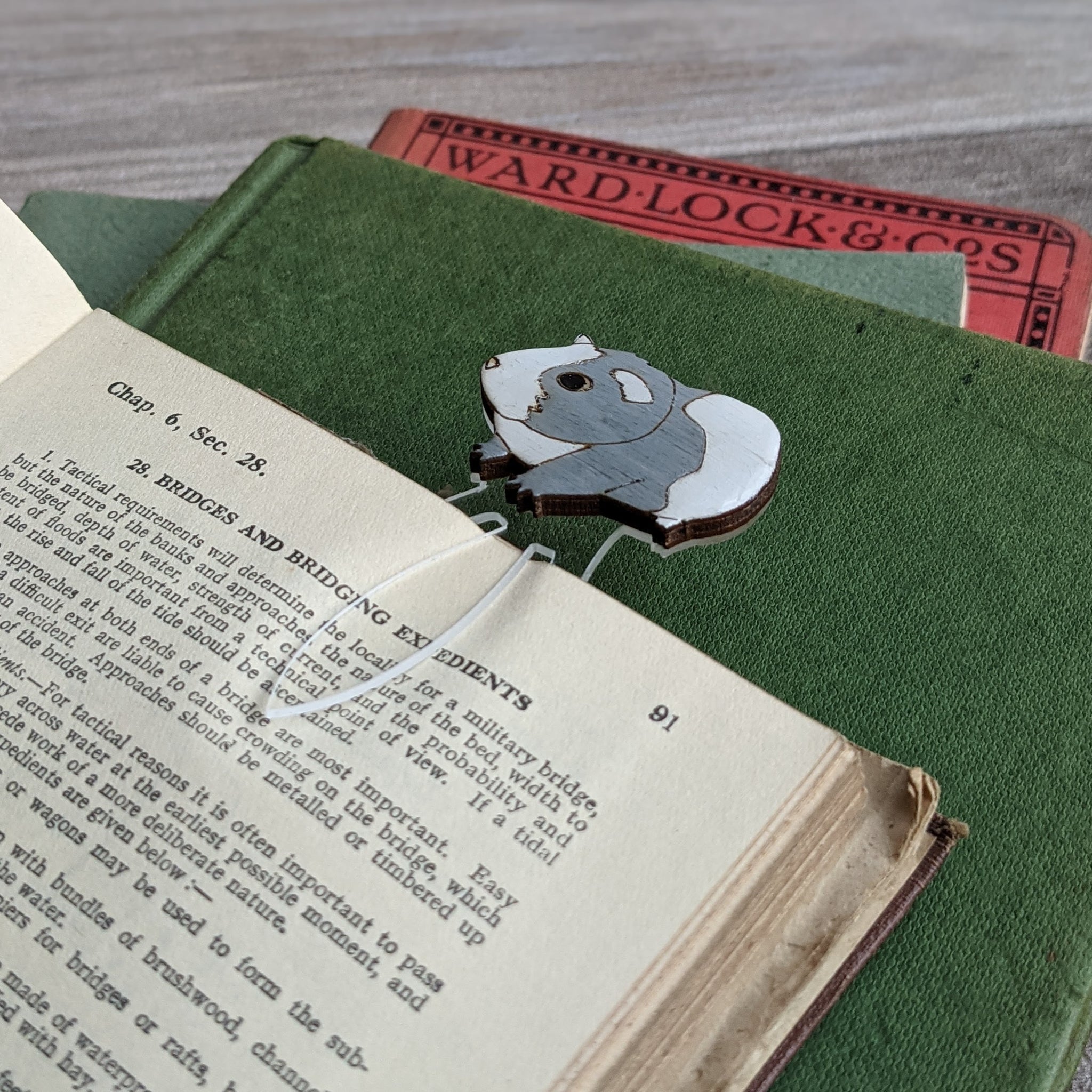 Guinea Pig Clip Book Mark (Grey/White)