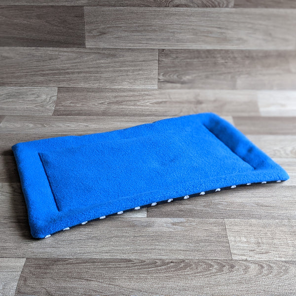 Snuggle Time Waterproof Lap Protector - Blue/White